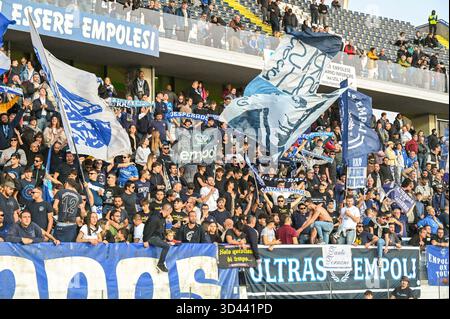 Empoli, Italien. November 2025. Empoli Fans während des Spiels Empoli FC gegen US Catanzaro, italienischer Fußball Serie B in Empoli, Italien, 08. November 2025 Credit: Independent Photo Agency/Alamy Live News Stockfoto