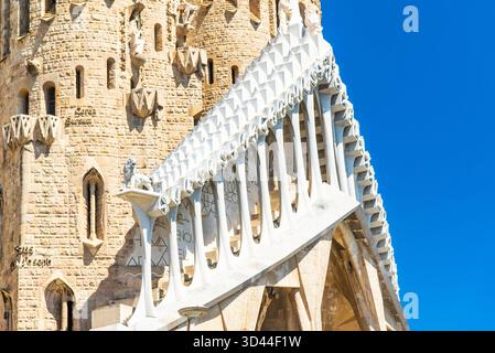 Barcelone, Spanien - 12. Juli 2025: Die Passionsfassade der Sagrada Familia Basilique in Barcelone Spanien Stockfoto