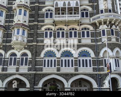 Bombay, Mumbai, Indien - 27. Dezember 2022 : Fassade des Taj Mahal Palace Hotels in Mumbai, Asien Stockfoto