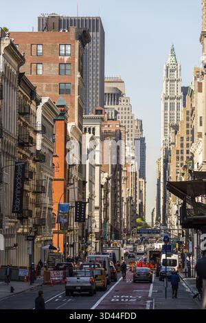 New york, USA - 15. Mai 2019: Geschäftige Straße und Menschenmenge in New York City, USA Stockfoto