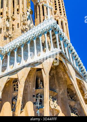 Barcelone, Spanien - 12. Juli 2025: Die Passionsfassade der Sagrada Familia Basilique in Barcelone Spanien Stockfoto