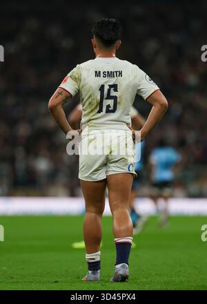 London, Großbritannien. November 2025. Marcus Smith (England) während des Spiels England gegen Fiji im Allianz Stadium, Twickenham für die Quilter Nations Series 2025. London, Großbritannien © ️ Credit: Elsie Kibue/Alamy Live News Stockfoto