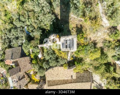 Von oben nach unten Blick auf das Schloss Monterivoso in Italien Stockfoto