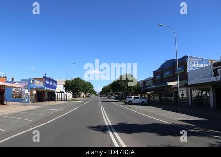 NSW, Australien. November 2025. Hoskins Street, Temora. Quelle: Richard Milnes/Alamy Stockfoto