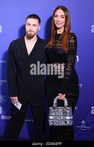 Paris, Frankreich. November 2025. Teilnehmer des Global Gift Gala Paris 2025 Photocall im Four Seasons George V Hotel am 8. November 2025 in Paris Frankreich. (Foto: F.BLAISE/ÙPtertainment/SIPA USA) Credit: SIPA USA/Alamy Live News Stockfoto