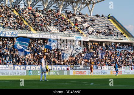 Empoli, Italien. November 2025. Empoli Fans beim Spiel Empoli FC gegen US Catanzaro, italienisches Fußball-Spiel der Serie B in Empoli, Italien, 08. November 2025 Credit: Independent Photo Agency/Alamy Live News Stockfoto