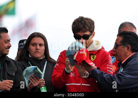 Sao Paulo, Brasilien. November 2025. Charles Leclerc (MON) Ferrari. 09.11.2025. Formel-1-Weltmeisterschaft, Rd 21, Großer Preis Brasiliens, Sao Paulo, Brasilien, Wettkampftag. Quelle: James Moy/Alamy Live News Stockfoto