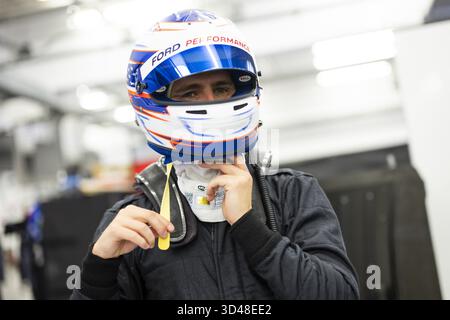 SARGEANT Logan (usa), Proton Competition, Ford Mustang LMGT3 #77, LM GT3, Aktion während des Rookie Tests der FIA World Endurance Championship 2025 2025, am 9. November 2025 auf dem Bahrain International Circuit in Sakhir, Bahrain Stockfoto
