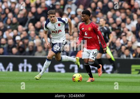 London, Großbritannien. November 2025. AMAD Diallo von Manchester United (16) in Aktion. Premier League-Spiel Tottenham Hotspur gegen Manchester United am Samstag, den 8. November 2025, im Tottenham Hotspur Stadium in London. Dieses Bild darf nur für redaktionelle Zwecke verwendet werden. Nur redaktionelles Bild von Andrew Orchard/Alamy Live News Stockfoto