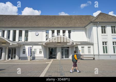 Bahnhof, Bad Oeynhausen, Kreis Minden-Lübbecke, Nordrhein-Westfalen, Deutschland *** Bahnhof, Bad Oeynhausen, Bezirk Minden Lübbecke, Nordrhein-Westfalen, Deutschland Stockfoto