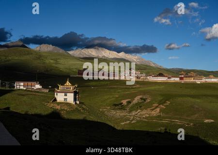 Nonnenkloster Anigongma, Dorf Gerima, Tagong (Lhagang), Autonome tibetische Präfektur Garzê, Sichuan, China Stockfoto