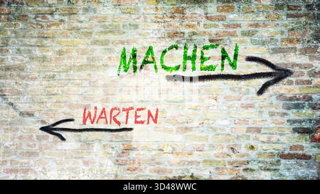 Ein Bild mit einem Wegweiser, der in zwei verschiedene Richtungen auf Deutsch zeigt. Eine Richtung ist zu tun, die andere zu warten. Stockfoto