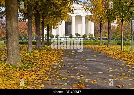 Theseus-Tempel im Volksgarten, Herbstlandschaft, Wien Stockfoto