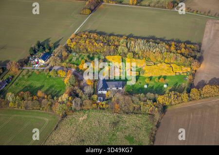 Luftbild, Emscherquellhof mit Quelle der Emscher, Emscherquelle im Herbst, Naturerlebnis Emscherquelle, Hohenleuchte, Holzwickede, Ruhrgebiet, Nordrhein-Westfalen, Deutschland ACHTUNGxMINDESTHONORARx60xEURO *** Luftansicht, Emscherquellhof mit Emscher-Quelle im Herbst, Naturerlebnis Emscher-Quelle, Hohenleuchte, Holzwickede, Ruhrgebiet, Nordrhein-Westfalen, Deutschland ACHTUNGxMINDESTHONORARx60xEURO Stockfoto