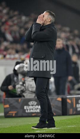 Coach Robin Van Persie Feyenoord Rotterdam an der Seitenlinie Geste entsetzt Europa League, MHPArena, MHP Arena Stuttgart, Baden-Württemberg, Stockfoto