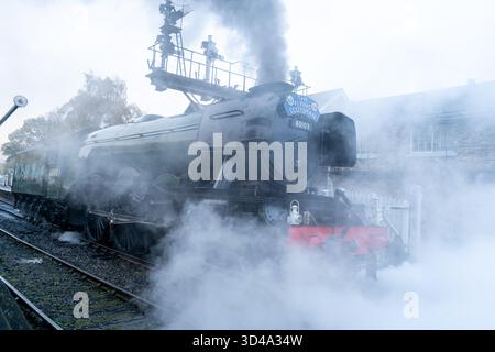 Flying Scotsman 60103 Dampflokomotive mit dramatischem Dampf am Bahnhof Grosmont, North Yorkshire Moors Railway Stockfoto