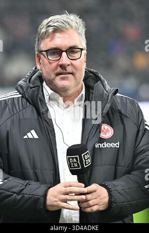 Frankfurt, Deutschland. November 2025. Fußball 1. Bundesliga 10. Spieltag Eintracht Frankfurt - 1. FSV Mainz 05 am 09.11.2025 im Deutschen Bank Park in Frankfurt Axel Hellmann ( Geschaeftsführer Frankfurt ) DFL-Vorschriften verbieten jede Verwendung von Fotografien als Bildsequenzen und/oder Quasi-Video. Foto: Revierfoto Credit: ddp Media GmbH/Alamy Live News Stockfoto