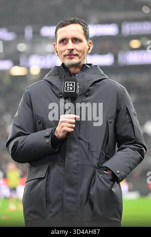 Frankfurt, Deutschland. November 2025. Fußball 1. Bundesliga 10. Spieltag Eintracht Frankfurt - 1. FSV Mainz 05 am 09.11.2025 im Deutschen Bank Park in Frankfurt Dino Toppmoeller ( Trainer/Cheftrainer Frankfurt ) DFL-Vorschriften verbieten jede Verwendung von Fotografien als Bildsequenzen und/oder Quasi-Video. Foto: Revierfoto Credit: ddp Media GmbH/Alamy Live News Stockfoto