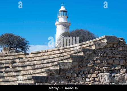 Altes odeon und Leuchtturm in der archäologischen Stätte von Paphos, Kato Paphos, Zypern. Stockfoto