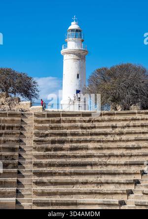 Altes odeon und Leuchtturm in der archäologischen Stätte von Paphos, Kato Paphos, Zypern. Stockfoto