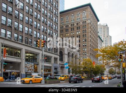 Die historischen Gebäude Fassaden in der 21st Street und Park Avenue in der Nähe von Union Square, Manhattan, New York City, USA Stockfoto