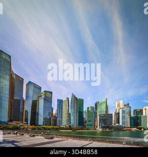 Singapur, 4. Februar 2024, Blick auf einige Wolkenkratzer im Central District bei Marina Bay Stockfoto