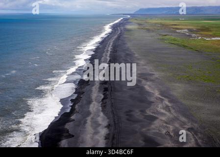 Aus der Vogelperspektive vom Dyrholaey cape im südlichen Teil Islands Stockfoto