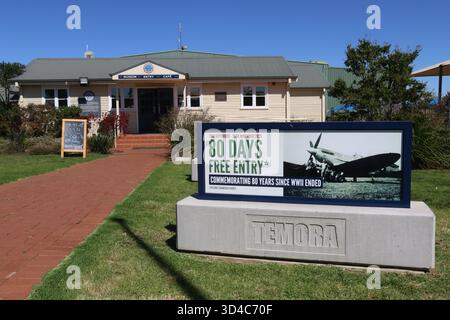 Temora, NSW, Australien. November 2025. Das Temora Aviation Museum bietet vom 2. September bis 20. November 2025 freien Eintritt, um 80 Jahre seit Ende des Zweiten Weltkriegs zu feiern. Das 1999 gegründete Temora Aviation Museum zeigt eine der weltweit besten Sammlungen fliegender historischer Flugzeuge. Kredit: Carrot/Alamy Live News Stockfoto