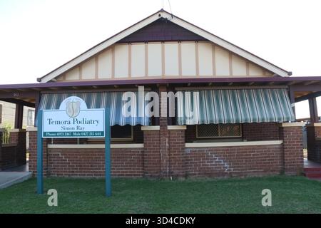 Temora, NSW, Australien. November 2025. Temora Podiatry, 90 Hoskins St, Temora NSW 2666. Quelle: Richard Milnes/Alamy Stockfoto
