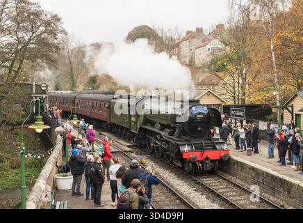 Pickering UK 9. November 2025 die Dampflokomotive 60103 Flying Scotsman erreicht Pickering Station der North York Moors Railway (c) Washington Imaging Stockfoto