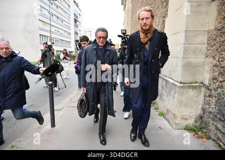 Paris, Frankreich. November 2025. Jean-Michel Darrois, Anwalt Nicolas Sarkozy, verließ das Gefängnis de la Sante in Paris am 10. November 2025 nach der visio-Konferenz mit Nicolas Sarkozy während der Audienz vor dem Pariser Berufungsgericht für den Antrag auf Freilassung von Nicolas Sarkozy in Paris am 10. November 2025. Foto: Eliot Blondet/ABACAPRESS.COM Credit: Abaca Press/Alamy Live News Stockfoto