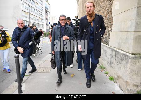 Paris, Frankreich. November 2025. Jean-Michel Darrois, Anwalt Nicolas Sarkozy, verließ das Gefängnis de la Sante in Paris am 10. November 2025 nach der visio-Konferenz mit Nicolas Sarkozy während der Audienz vor dem Pariser Berufungsgericht für den Antrag auf Freilassung von Nicolas Sarkozy in Paris am 10. November 2025. Foto: Eliot Blondet/ABACAPRESS.COM Credit: Abaca Press/Alamy Live News Stockfoto