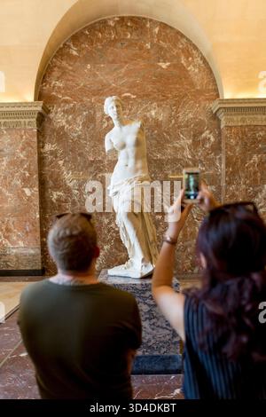 Die Venus de Milo (Aphrodite) ist im Louvre fotografiert. Stockfoto