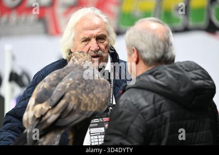 Frankfurt, Deutschland. November 2025. Fußball 1. Bundesliga 10. Spieltag Eintracht Frankfurt - 1. FSV Mainz 05 am 09.11.2025 im Deutschen Bank Park in Frankfurt Dragoslav Stepanovic DFL-Vorschriften verbieten jede Verwendung von Fotografien als Bildsequenzen und/oder Quasi-Video. Foto: Revierfoto Credit: ddp Media GmbH/Alamy Live News Stockfoto