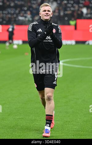 Frankfurt, Deutschland. November 2025. Fußball 1. Bundesliga 10. Spieltag Eintracht Frankfurt - 1. FSV Mainz 05 am 09.11.2025 im Deutsche Bank Park in Frankfurt Jonathan Burkardt ( Frankfurt ) DFL-Vorschriften verbieten jede Verwendung von Fotografien als Bildsequenzen und/oder Quasi-Video. Foto: Revierfoto Credit: ddp Media GmbH/Alamy Live News Stockfoto