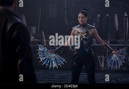 Mortal Kombat II ist ein US-amerikanischer Fantasy-Film der Kampfkunst, der eine Fortsetzung von Mortal Kombat (2021) ist, beide basierend auf der Videospielserie Mortal Kombat. Regie führte Simon McQuoid und schrieb Jeremy Slater. Die Hauptrollen sind Jessica McNamee, Josh Lawson, Ludi Lin, Mehcad Brooks, Lewis Tan, Damon Herriman (in einer anderen Rolle), Chin Han, Tadanobu Asano, Joe Taslim und Hiroyuki Sanada, mit Karl Urban, Adeline Rudolph und Tati Gabrielle. Stockfoto