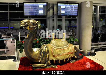 Duty-Free-Shop Abu Dhabi Airport. Emirate. Stockfoto