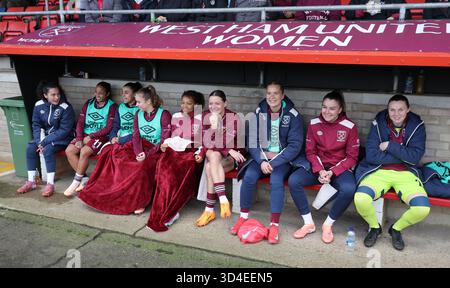 London, Großbritannien. November 2025. LONDON, ENGLAND - West Ham United Women spielt am 9. November 2025 im Chigwell Construction Stadium Victoria Road, Dagenham, in Dagenham, England, beim Barclays FA Women's Super League Fußball-Spiel zwischen West Ham United Women und Leicester CityWomen. Quelle: Action Foto Sport/Alamy Live News Stockfoto