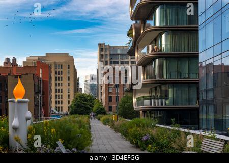 New York City, NY, Vereinigte Staaten - der berühmte lineare Pfad des High Line Park in Manhattan. Stockfoto