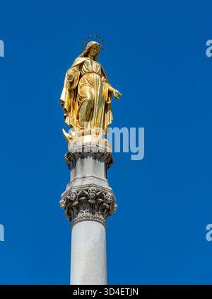 Ein Bild des Denkmals der Himmelfahrt der Heiligen Jungfrau Maria in Zagreb. Stockfoto