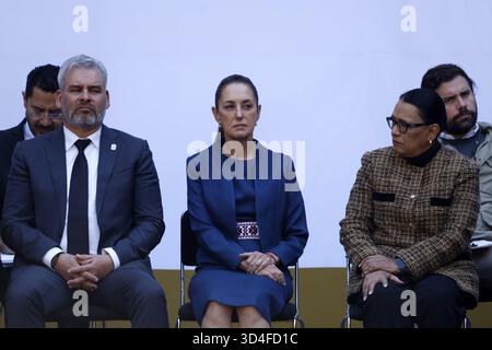 Nicht exklusiv: (l-R) Gouverneur des Bundesstaates Michoacan, Alfredo Ramírez Bedolla; mexikanische Präsidentin Claudia Sheinbaum Pardo und. Mexikos Minister für Stockfoto