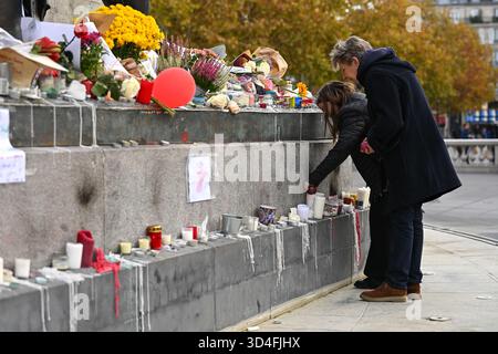 Paris, Frankreich. November 2025. Hommage an die Opfer der islamistischen Angriffe vom 13. November auf dem Place de la Republique, 10. November 2025 - 10. November 11/2025 - Frankreich/Paris - Julien Mattia/Le Pictorium Credit: LE PICTORIUM/Alamy Live News Stockfoto