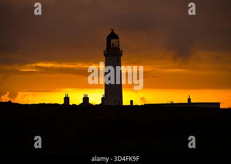Mull of Galloway Lighthouse, einschließlich Ferienunterkunft bei Sonnenaufgang, dumfries und galloway Scotland September Stockfoto
