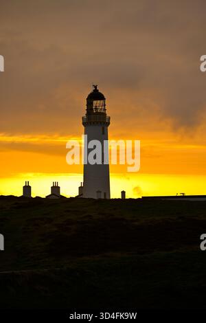 Mull of Galloway Lighthouse, einschließlich Ferienunterkunft bei Sonnenaufgang, dumfries und galloway Scotland September Stockfoto