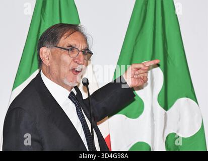 Mailand, Italien Allgemeine Verkehrssitzung Testori Auditorium Lombardei Region auf dem Foto: Ignazio La Russa, Präsident des Senats der Italienischen Republik Stockfoto