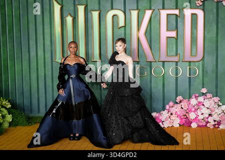 Cynthia Erivo (links) und Ariana Grande kommen zur europäischen Premiere von Wicked: For Good am Cineworld Leicester Square in London. Bilddatum: Montag, 10. November 2025. Stockfoto