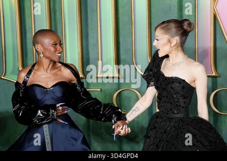Cynthia Erivo (links) und Ariana Grande kommen zur europäischen Premiere von Wicked: For Good am Cineworld Leicester Square in London. Bilddatum: Montag, 10. November 2025. Stockfoto