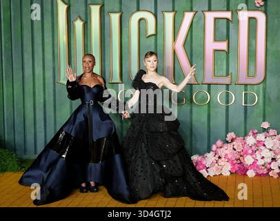 Cynthia Erivo (links) und Ariana Grande kommen zur europäischen Premiere von Wicked: For Good am Cineworld Leicester Square in London. Bilddatum: Montag, 10. November 2025. Stockfoto