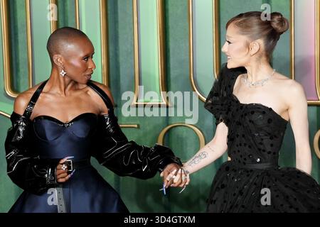 Cynthia Erivo (links) und Ariana Grande kommen zur europäischen Premiere von Wicked: For Good am Cineworld Leicester Square in London. Bilddatum: Montag, 10. November 2025. Stockfoto