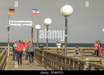Das Ende der Seebrücke in Kühlungsborn-Ostsee mit Tourosten - gesehen am 17.09.2025 *** das Ende der Seebrücke in Kühlungsborn Ostsee mit Tourosten gesehen am 17 09 2025 Stockfoto